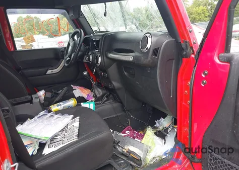 2017 Jeep Wrangler Unlimited Sahara 4X4 z USA, uszkodzony, nr VIN 1C4BJWEG8HL554783